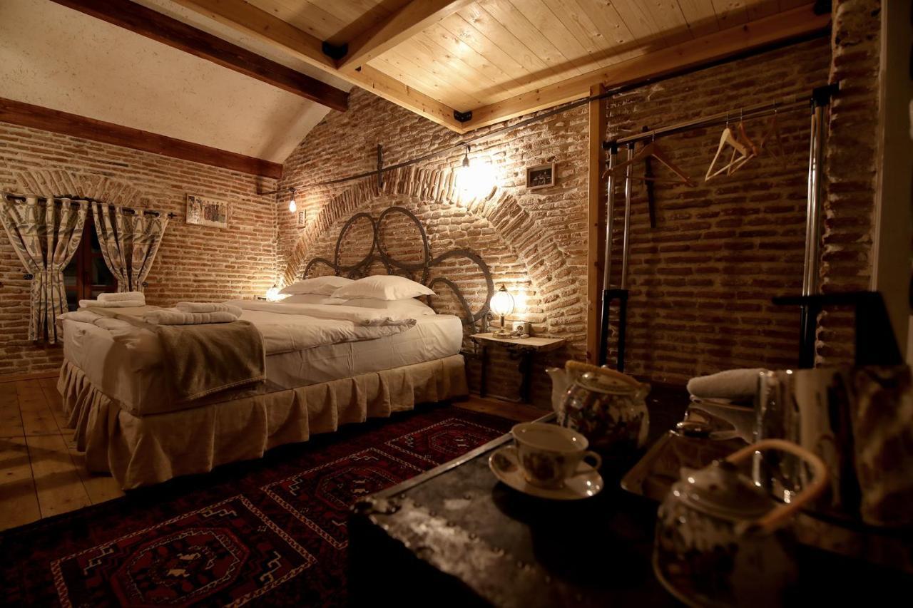 Le Petit Secret, Korce, Albania Hotel Exterior photo